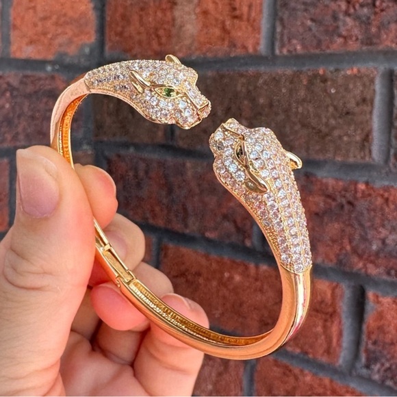 Panthere Crystal Head Encrusted Bangle Bracelet - Picture 1 of 14